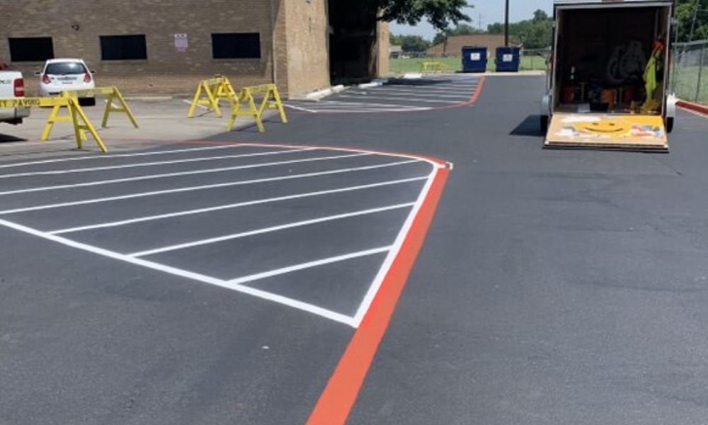 How Does Temperature Affect Asphalt and Parking Lot Striping?